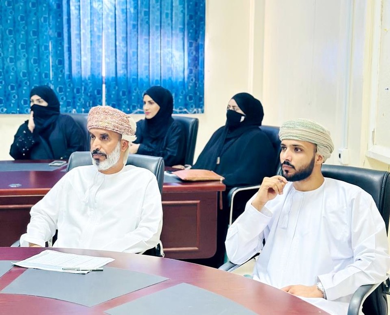 ورشة تطوير المؤشرات الوطنية الدامجة في المدارس بتعليمية ظفار