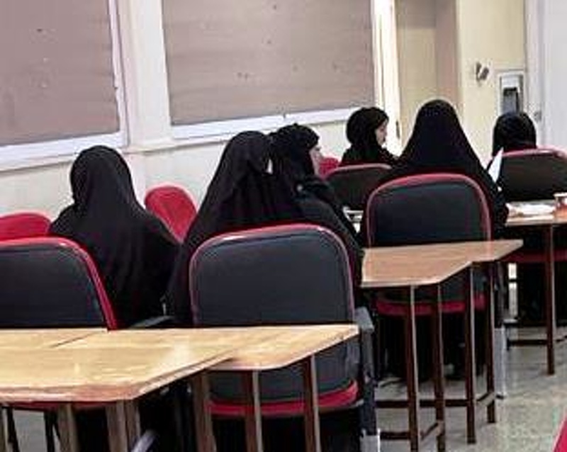 بدء أعمال لجان الفحص والتدقيق النهائي لأعمال طلبة دبلوم التعليم العام بتعليمية ظفار   