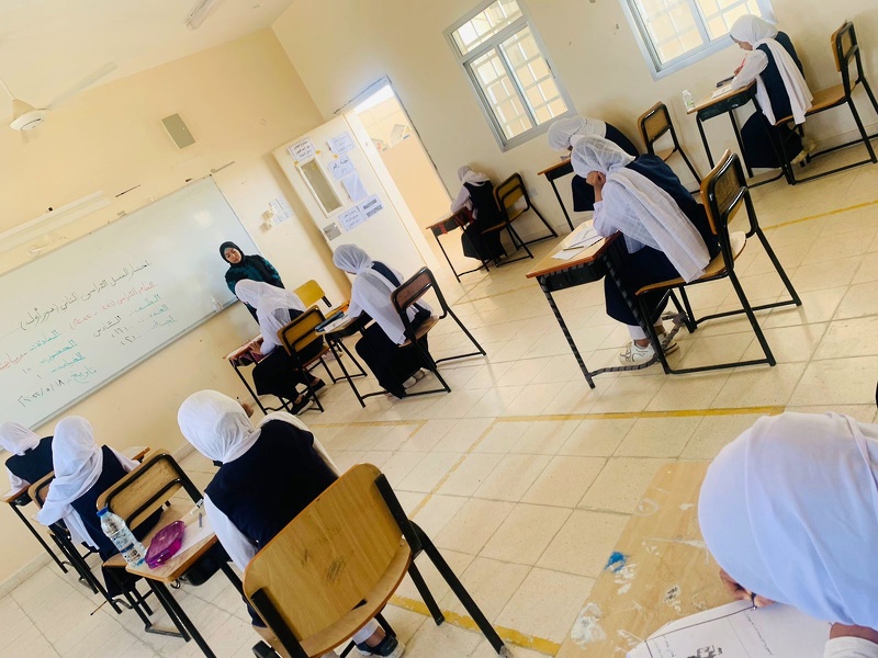 طلبة مدارس تعليمية ظفار يؤدون أول اختبارات النقل للصفوف من (11-5) للفصل الدراسي الثاني للعام الدراسي 2022-2021