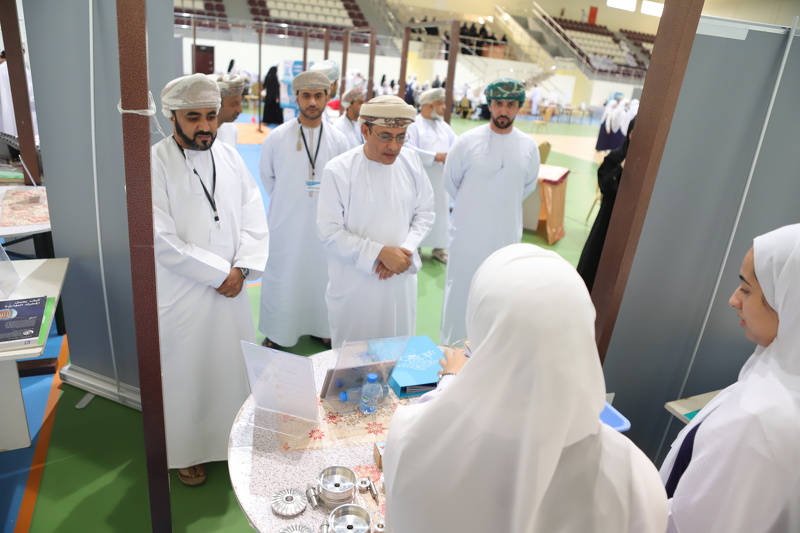 تعليمية جنوب الباطنة  تتوج الفائزين بجائزة جنوب الباطنة للابتكار2024