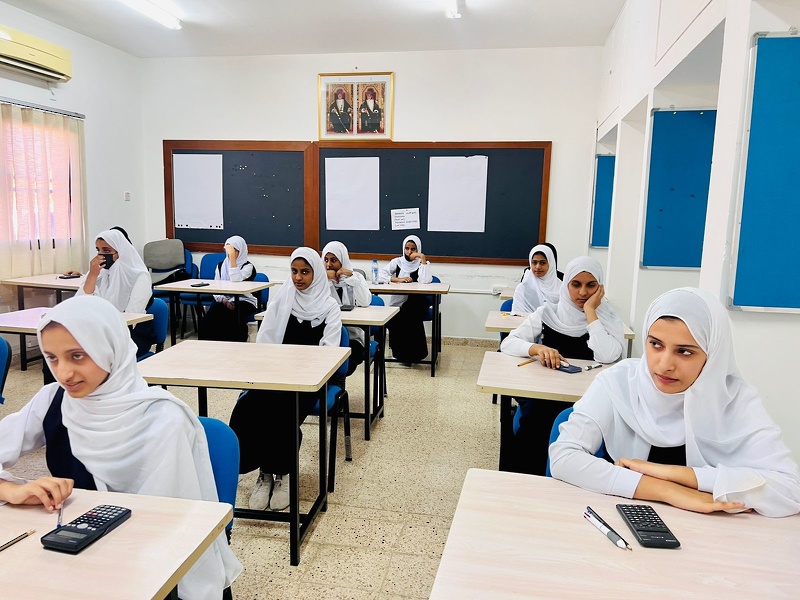 تنفيذ مسابقة منهاجي لمادة الفيزياء للصف التاسع بتعليمية ظفار