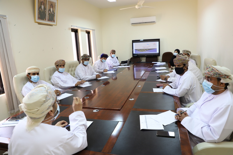 اللقاء الثاني لمناقشة مستجدات الخطة الخمسية العاشرة بتعليمية ظفار