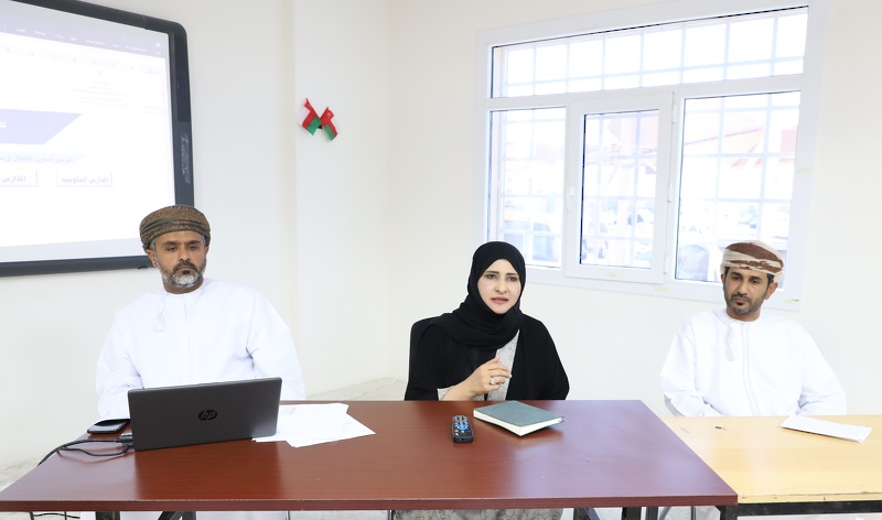 مناقشة إحصاءات نتائج الطلبة ومستويات الأداء بتعليمية ظفار