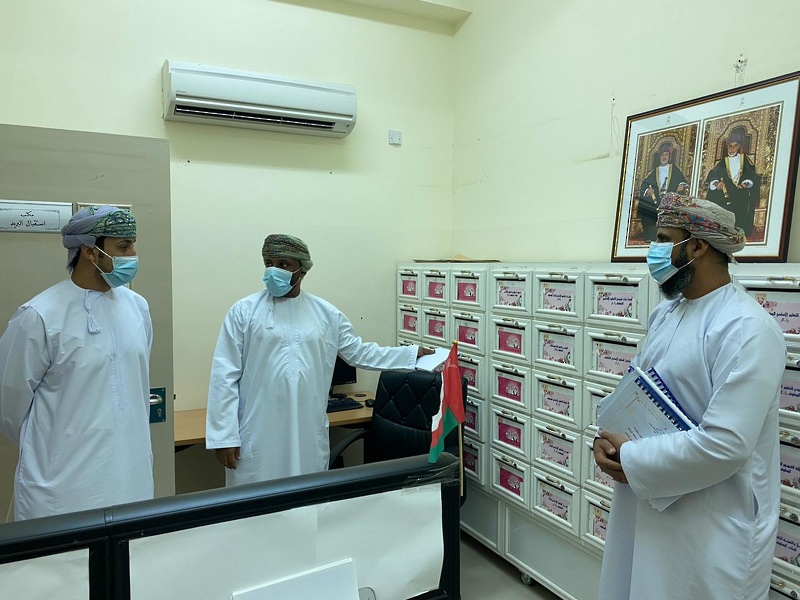 الفريق المشترك بالهيئة العامة للوثائق والمحفوظات الوطنية وزارة التربية يزور تعليمية محافظة الظاهرة 