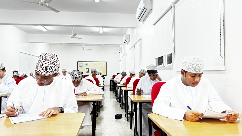 ختام مسابقة فن الخطابة والتحدث باللغة العربية الفصحى وفن الخطابة بتعليمية ظفار