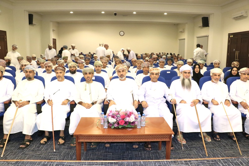 تكريم طلبة دبلوم التعليم العام المجيدين بولاية وادي المعاول