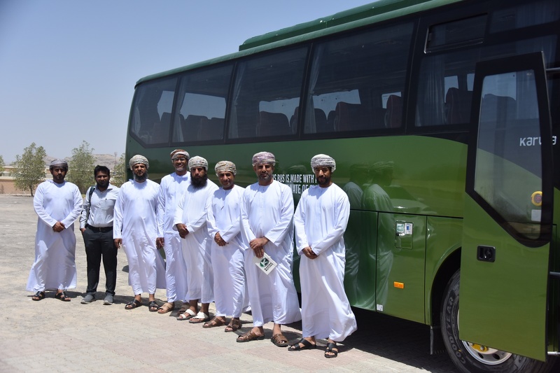 شركة كروة موتورز الوطنية تقدم ورشة تعريفية عن منتجاتها بتعليمية محافظة الظاهرة