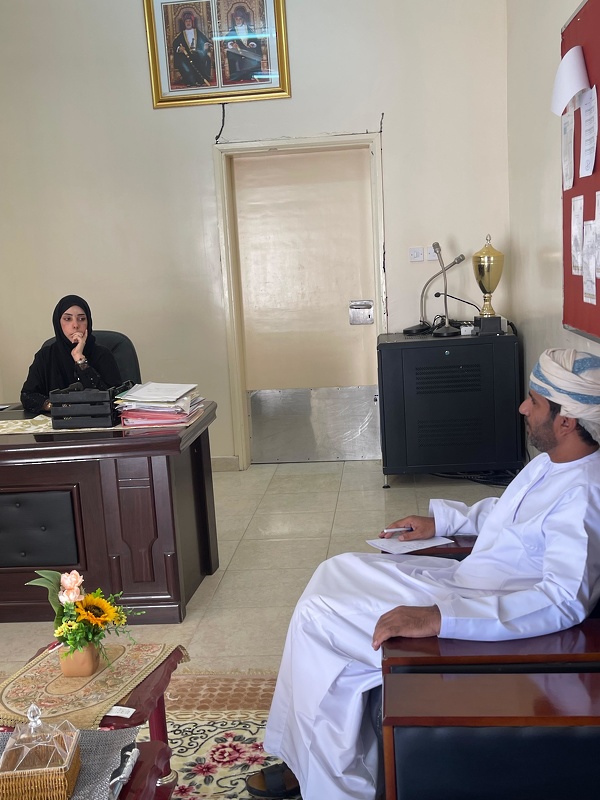 المدير المساعد لإدارة التربية والتعليم بثمريت يزور عدد من مدارس ولاية ثمريت