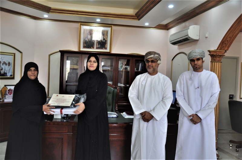 تكريم مدرستي أسماء بنت الصلت للتعليم الأساسي ، والوقبة للتعليم الأساسي لحصولهما على افضل تغطية إعلامية لفعالية شوية رياضة 