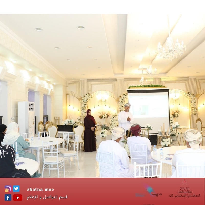  وفد من دوائر التوجيه المهني والإرشاد الطلابي في زيارة لتعليمية جنوب الباطنة