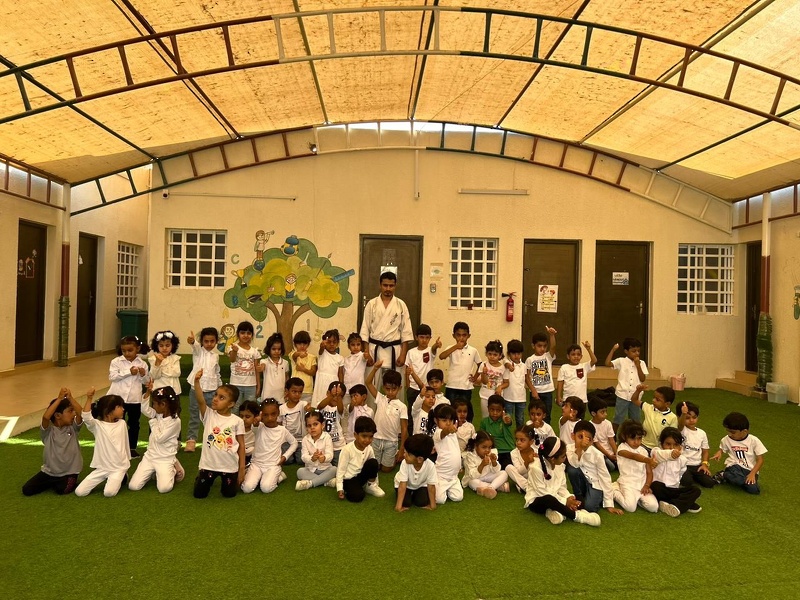  تعليمية جنوب الشرقية ومدارسها تحتفل باليوم العماني للنشاط البدني