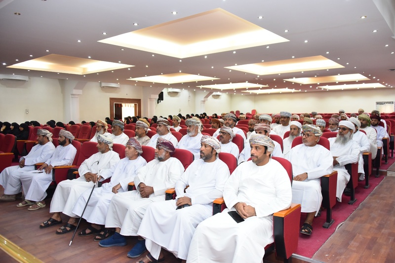 شركة كروة موتورز الوطنية تقدم ورشة تعريفية عن منتجاتها بتعليمية محافظة الظاهرة