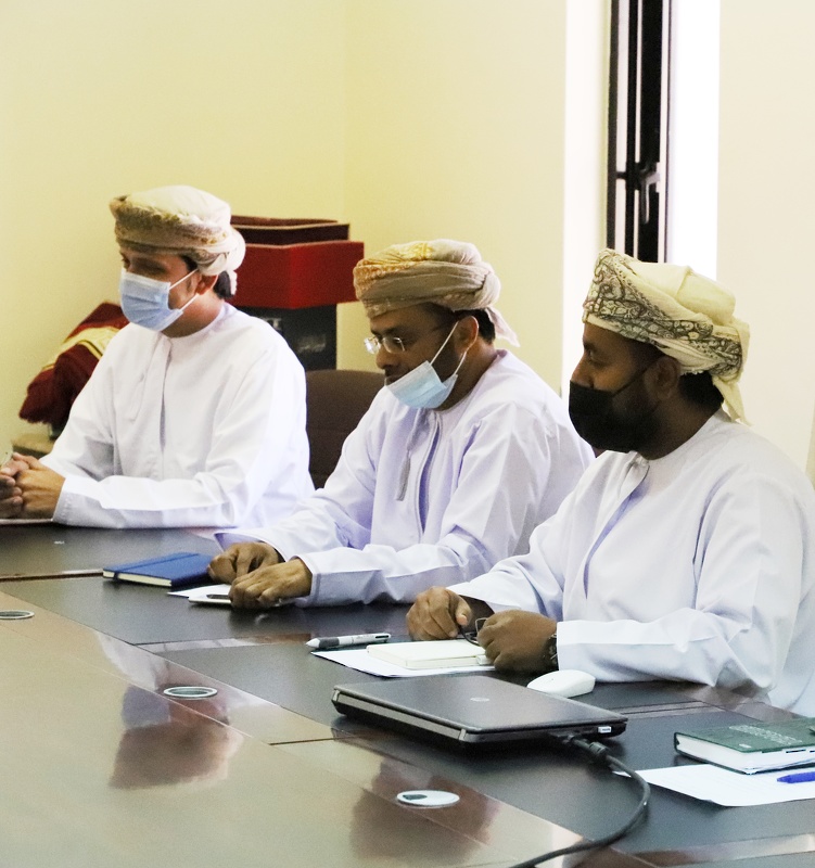 تعليمية ظفار تعقد الاجتماع التشاوري وتحديد المهام لبعض الاجراءات العاجلة لمدراء الدوائر ومساعديهم