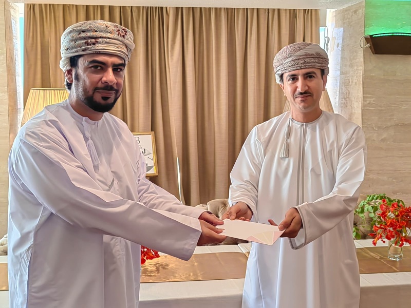 مدير عام تعليمية ظفار  يعقد لقاء مع فريق منظومة قياس الأداء الفردي والإجادة المؤسسية بتعليمية ظفار