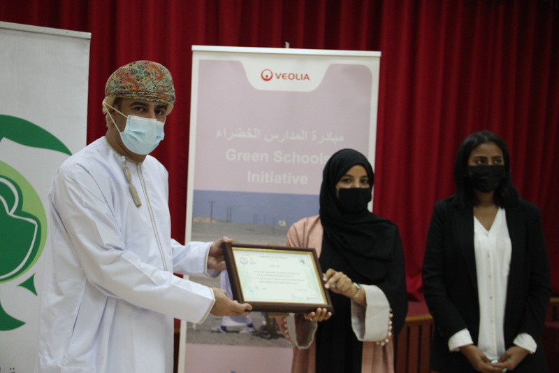 تكريم المدارس الفائزة في مبادرة المدارس الخضراء بتعليمية شمال الباطنة