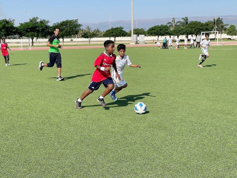 انطلاق بطولة دوري عمانتل لمدارس محافظة ظفار للعام ٢٠٣٢ / ٢٠٢٤ في نسخته الثانية