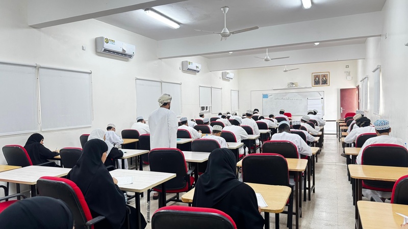 ختام مسابقة فن الخطابة والتحدث باللغة العربية الفصحى وفن الخطابة بتعليمية ظفار