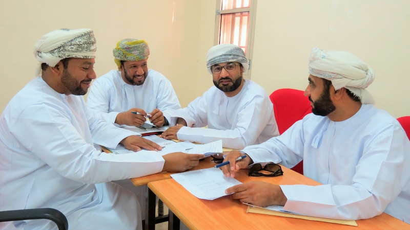 لجنة الفحص والتدقيق بتعليمية الظاهرة تباشر أعمالها للفصل الدراسي الأول 2019 /2020م