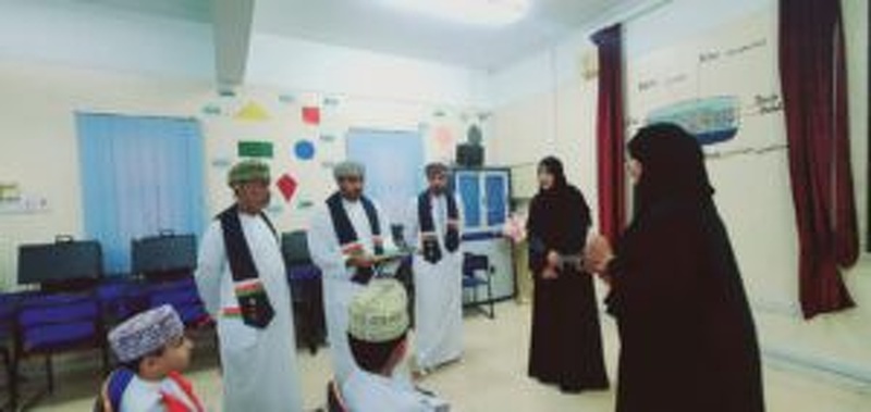 المدير العام بتعليمية شمال الباطنة يدشن مجموعة من المشاريع بمدرسة رياض الإبداع