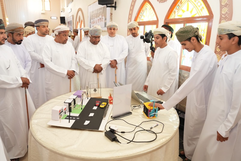 افتتاح معرض التجارب العملية بمجال المختبرات التطبيقية بمدرسة العباس بن عبدالمطلب للبنين