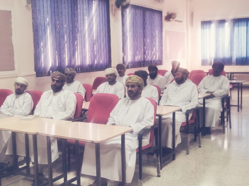 اللقاء الأول لأعضاء الفريق المدرسي لتطبيق برنامج الكشف عن الطلبة الموهوبين في مدارس محافظة ظفار