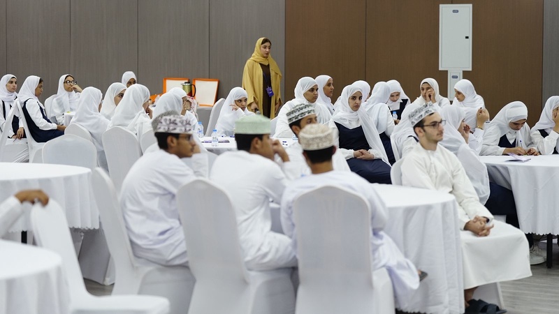 مركز الشباب ينفذ برنامج “مستقل” لطلبة تعليمية الوسطى