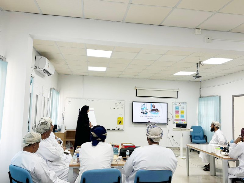 برنامجا تدريبيا حول (الخطة التدريبية لمنهجية الفرق الإشرافية)   بتعليمية جنوب الشرقية