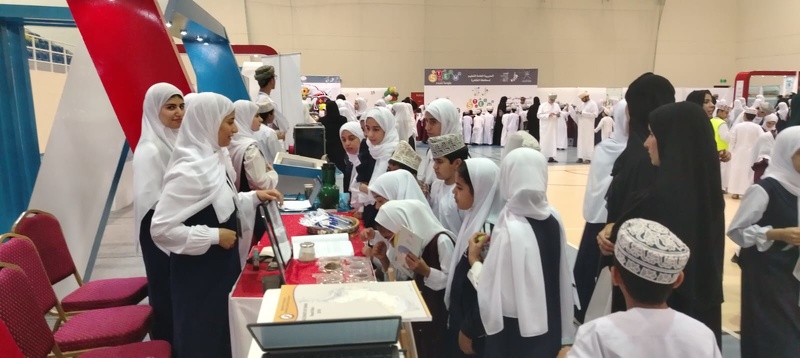 تواصل فعاليات الأسبوع الوطني للعلوم والتكنولوجيا والهندسة والرياضيات بتعليمية محافظة الظاهرة