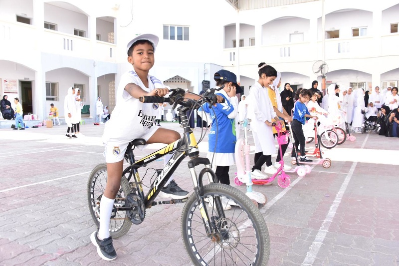 مدارس ولايات الظاهرة تشارك في فعاليات ومناشط شوية رياضة 