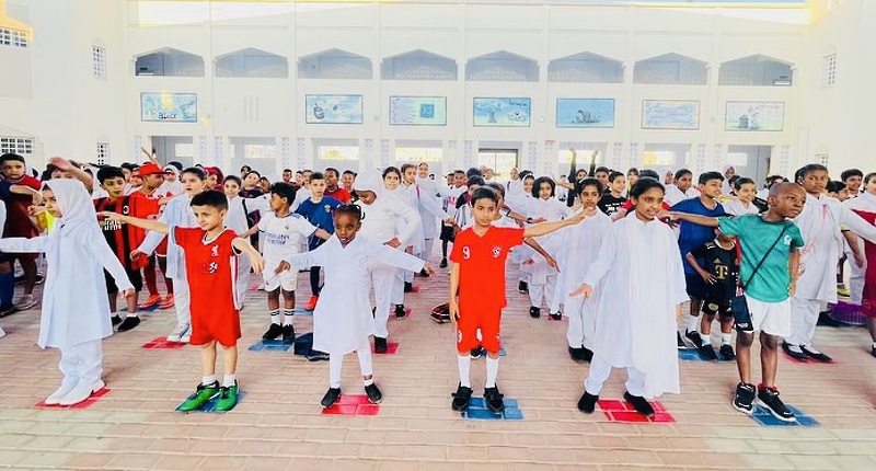 تنفيذ اليوم الرياضي الموحد لطلبة مدارس تعليمية ظفار