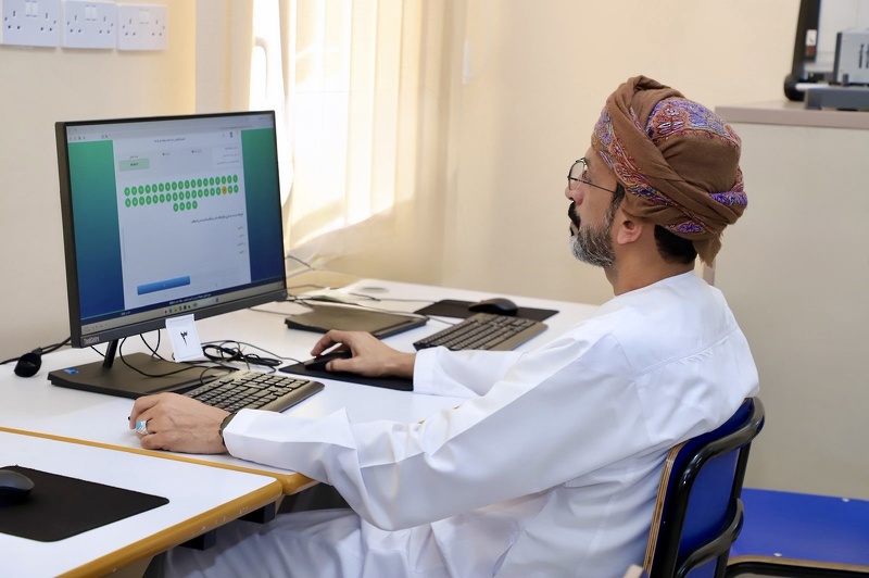 بدء امتحانات وظائف الإشراف التربوي والإدارة المدرسية للعام الدراسي 2026/ 2027م بتعليمية ظفار