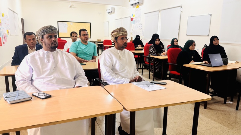 عقد اجتماع فريق التشخيص اللامركزي بين مديرتي التنمية الاجتماعية وتعليمية ظفار