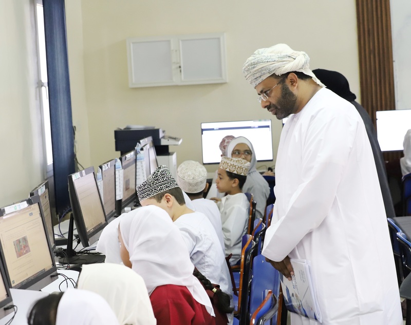 بدء تطبيق الاختبارات الوطنية للصف الرابع للعام الدراسي٢٠٢٤/ ٢٠٢٥م بتعليمية ظفار