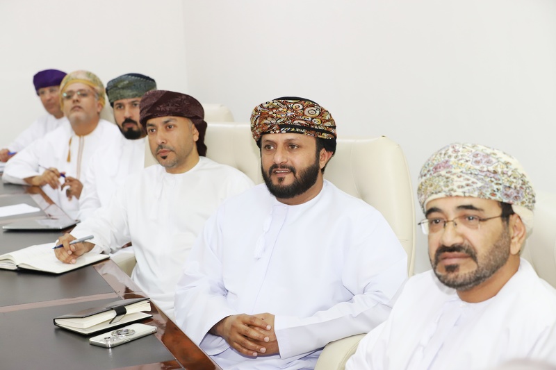 لقاء فريق عمل للإشراف  على الدراسات الدولية بتعليمية ظفار
