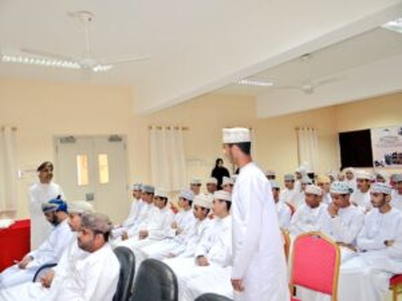 التعريف بأهمية ريادة الأعمال وعناصر النجاح بشمال الباطنة