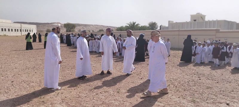 بهدف معرفة جاهزية المدراس للحالات الطارئة بتعليمية محافظة الظاهرة تنفيذ تمرين إخلاء بمدرسة طلائع العلم 