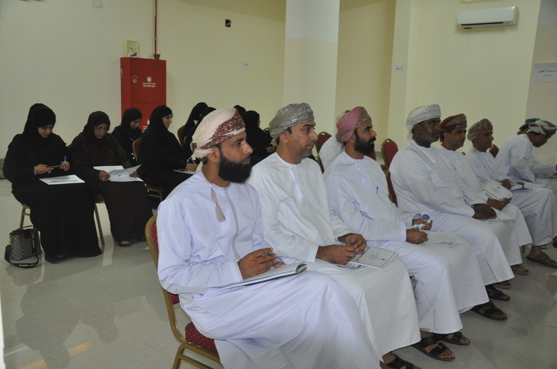 2800 طالباً وطالبة يتقدمون لامتحانات دبلوم التعليم العام موزعين على 22 مركزاً بمحافظة الظاهرة 