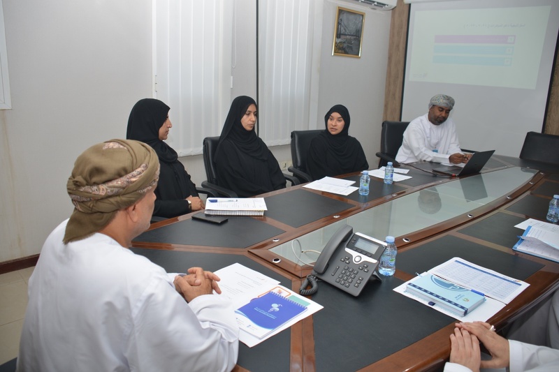 لجنة دعم المبادرات بوزارة التربية والتعليم تعقد لقاءً مع فريق دعم المبادرات بتعليمية جنوب الشرقية