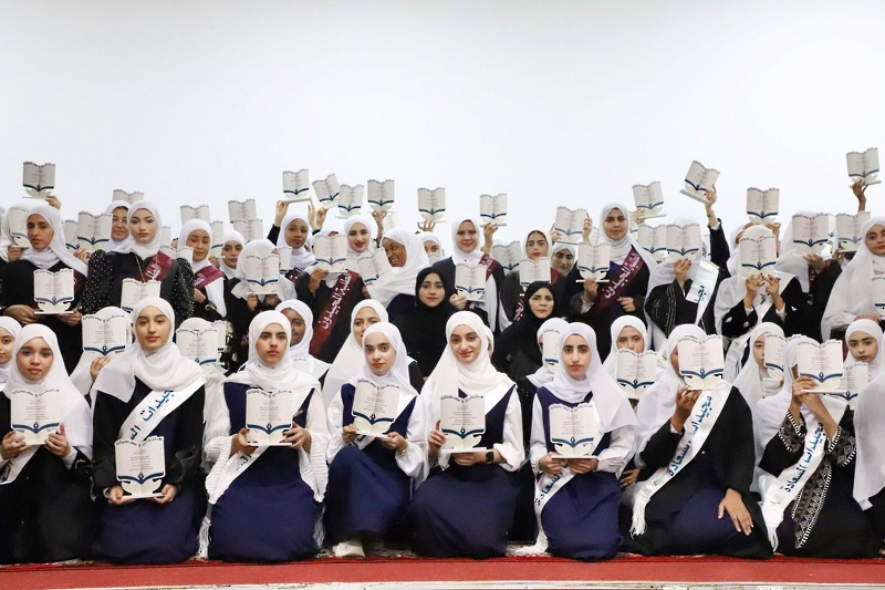 مدرسة السعادة للتعليم الاساسي(11-12) تحتفل بتكريم الطلبة المجيدين