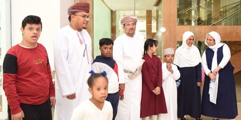 طلبة تعليمية ظفار يشاركون في الملتقى الثاني لمتلازمة داون