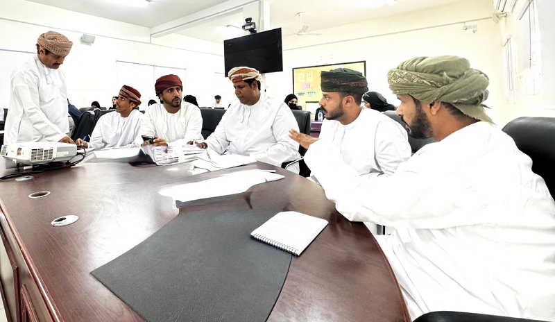 ورشة مهارات واستراتيجيات التدريس الحديثة لمنهج اللغة العربية بتعليمية ظفار