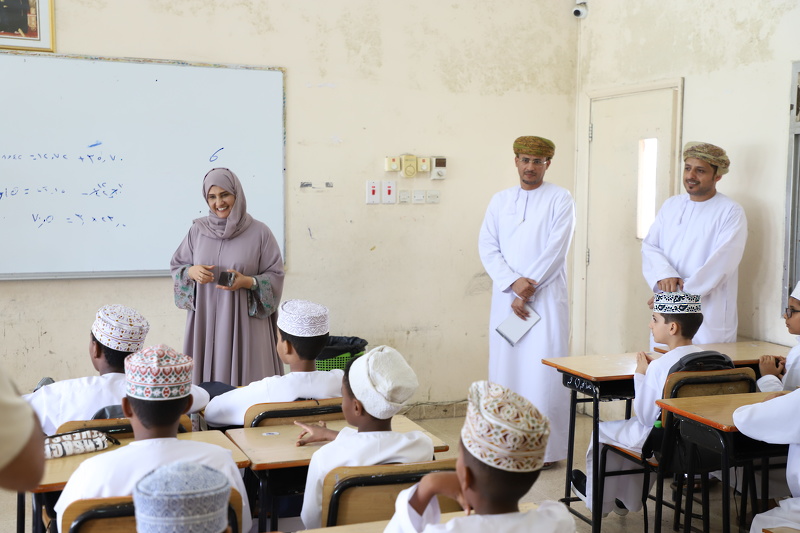 عام دراسي جديد... مدارس تعليمية ظفار تستقبل 74331 طالب وطالبة في مختلف المراحل التعليمية مع انطلاقة العام الدراسي 2024 / 2025م.