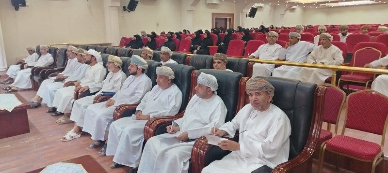  فريق من دائرة الموارد البشرية بوزارة التربية والتعليم يزور تعليمية محافظة الظاهرة