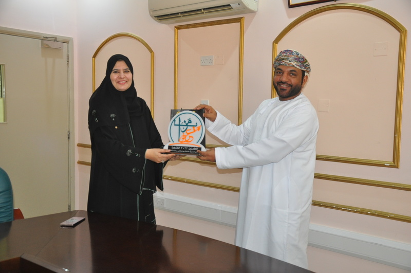  الاحتفال بتكريم أعضاء فريق لجنة معرض المزايا الأول بتعليمية محافظة الظاهرة