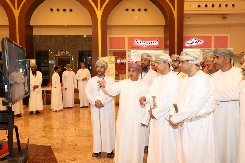 افتتاح معرض التقنيات الجغرافية لعرض المشاريع الطلابية ب 