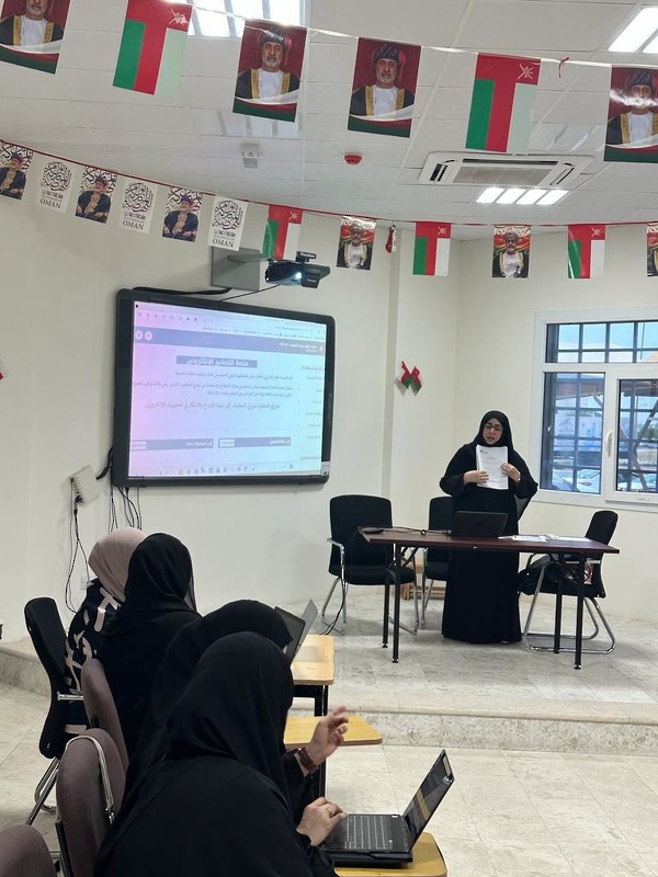 تنفيذ البرنامج التدريبي للتحضير الالكتروني بتعليمية ظفار 