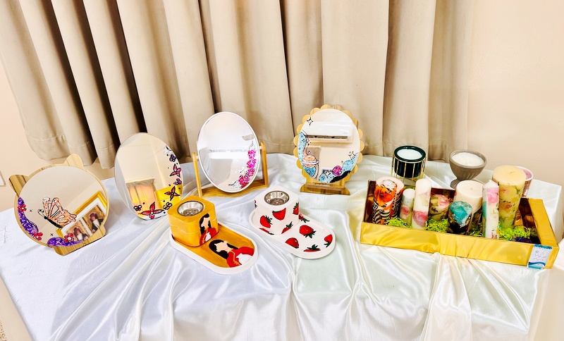          افتتاح معرض 