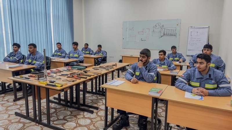 تدريب طلبة شمال الباطنة في المهن الفنية ضمن برنامج 