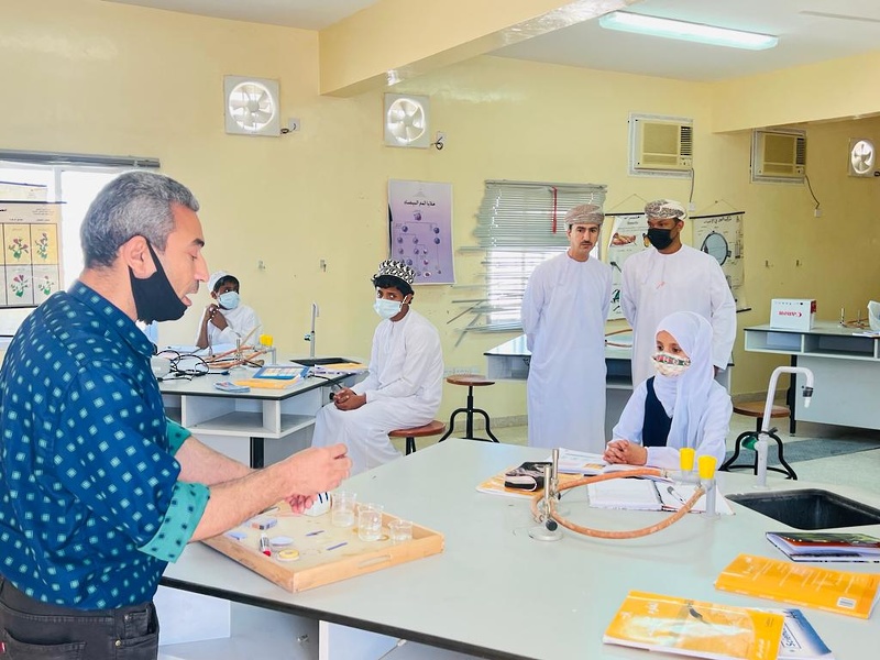 مدير عام تعليمية ظفار يزور  عدد مدارس ولاية المزيونة     