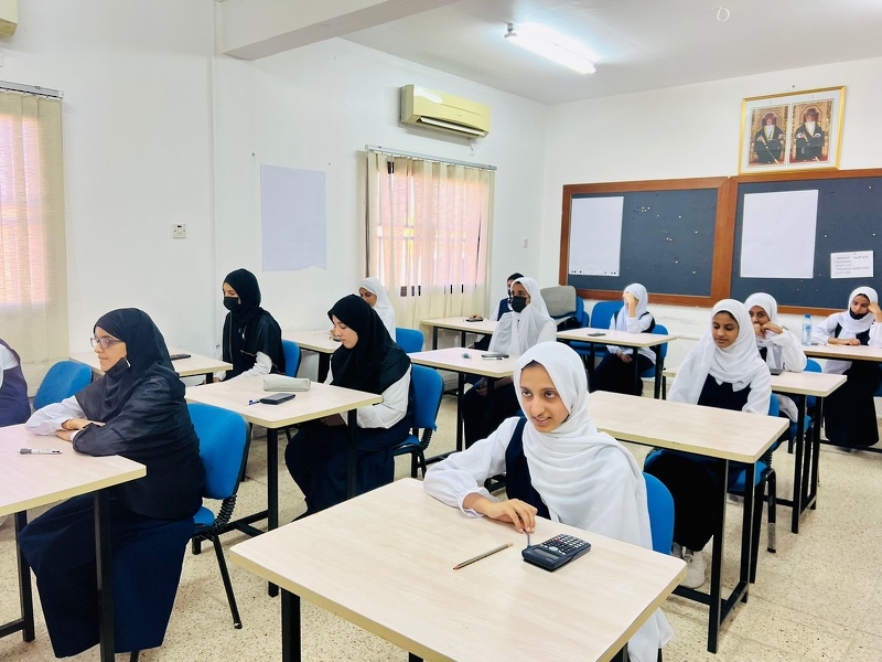 تنفيذ مسابقة منهاجي لمادة الفيزياء للصف التاسع بتعليمية ظفار